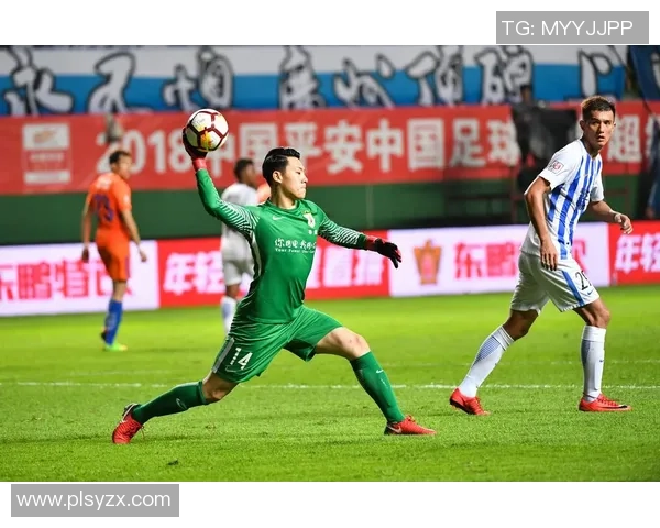 广州足球队的转型之路：从传统强队到现代足球先锋的蜕变与挑战